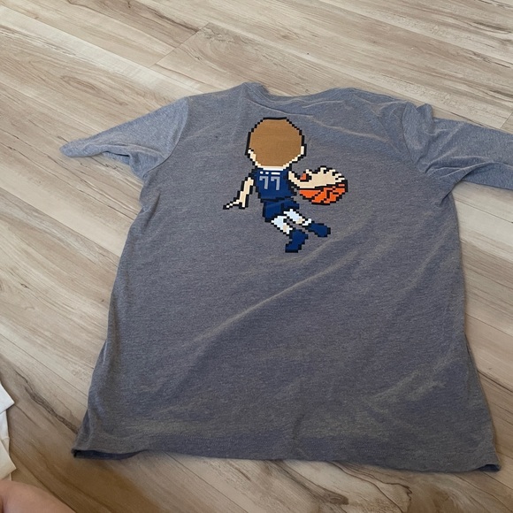NBA Gray Graphic Tee Luca Doncic - Picture 2 of 3